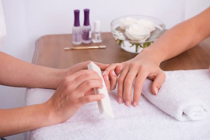 Luksuzna manikura v Mariboru – Sprostitev in vrhunski rezultati